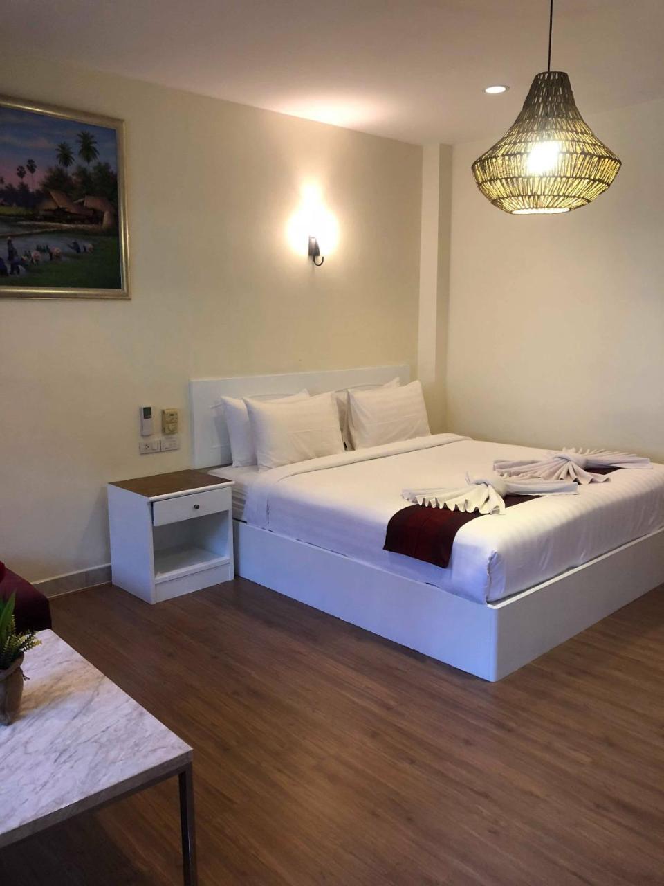 Db Residence Patong Bagian luar foto