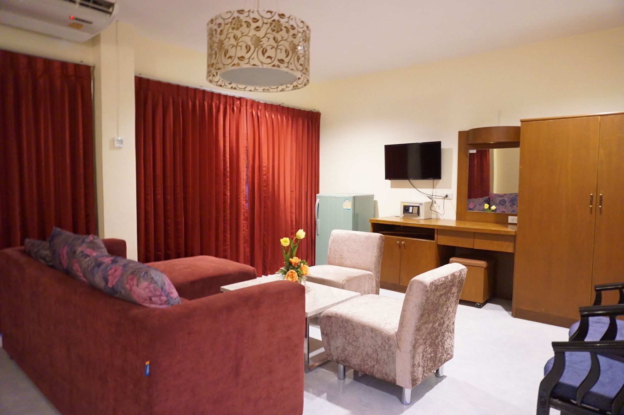 Db Residence Patong Bagian luar foto